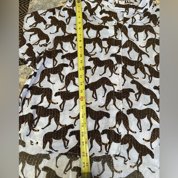 Jane + Delancey sz large button down short sleeve blouse cheetah print cats - Picture 8 of 8